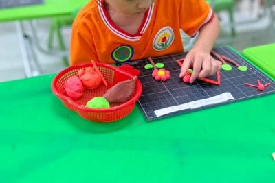 Hội thi “Bé khéo tay, Bé nhanh trí” cấp trường